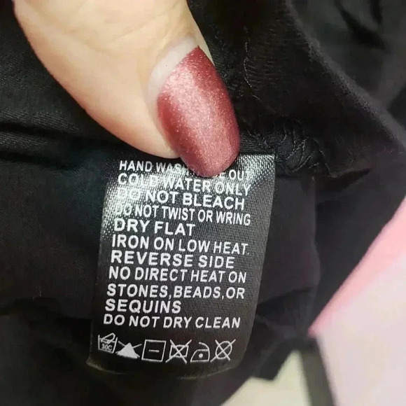 NWT Berek Festive Lady Tee - Picture 5 of 6